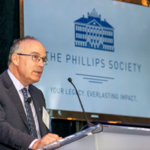 Daniel Haber, MD, PhD, director of the Massachusetts General Hospital Cancer Center, was the featured speaker at the 13th annual Phillips Society luncheon.