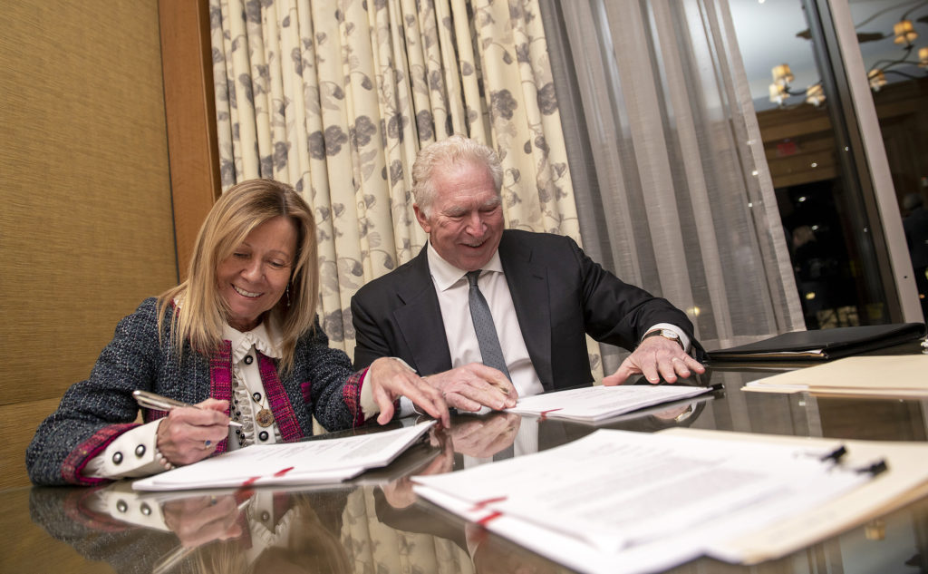 Susan M. and Phillip T. (Terry) Ragon at a ceremony to mark their $200 million gift to Mass General to endow the Ragon Institute of MGH, MIT and Harvard