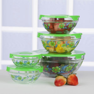 With clear glass storage containers, you can see your refrigerated leftovers and are more likely to eat them. 