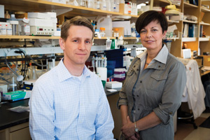 Dr. Randy Peterson, PhD and Dr. Sylvie Breton, PhD in Dr. Breton's Simches Lab